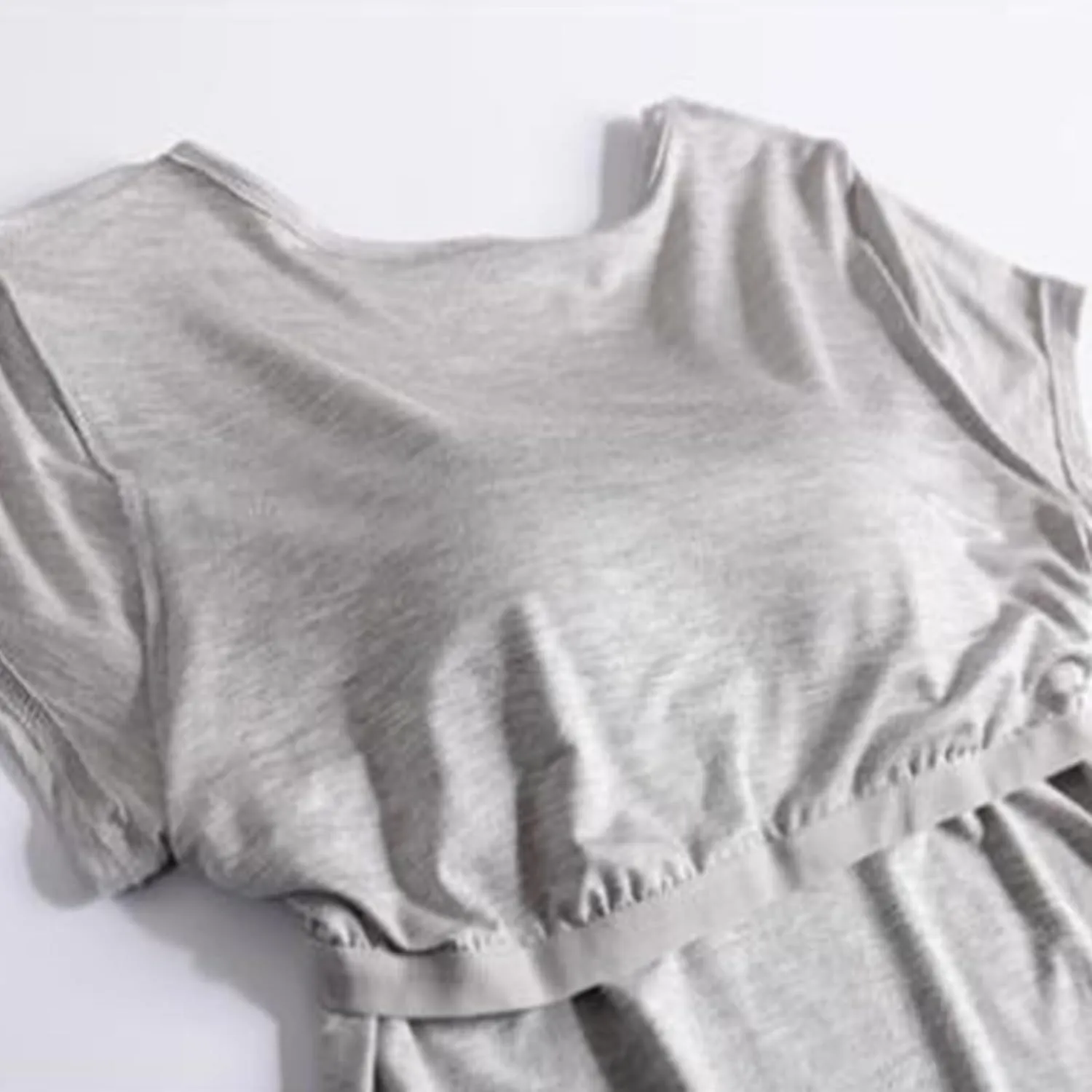 T-Shirt with Built-in Bra Women Casual Short Sleeve Scoop Neck Tees Lightweight Athletic Shirt Trendy Workout Yoga Tops