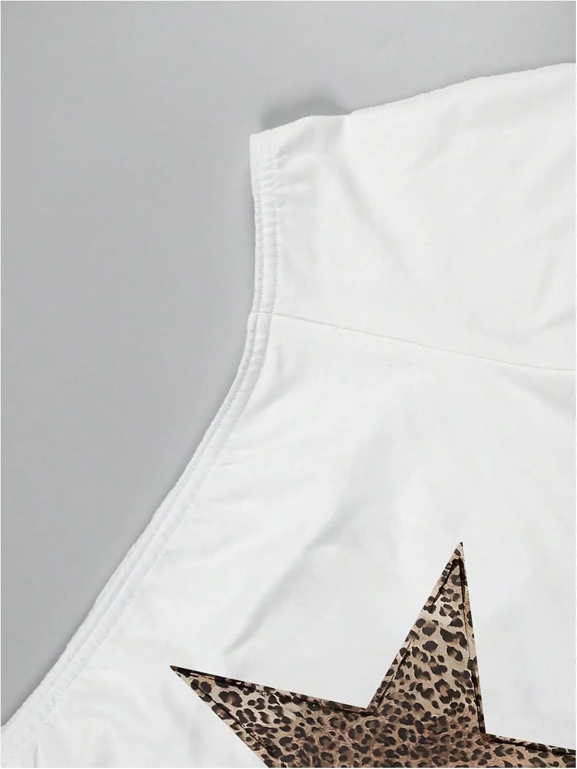 WDIRARA Women's Leopard Star Print Off The Shoulder Long Sleeve Top Y2k Crop Slim Fit T Shirts